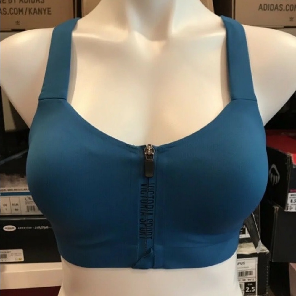 Victoria’s Secret sports bra 32 C